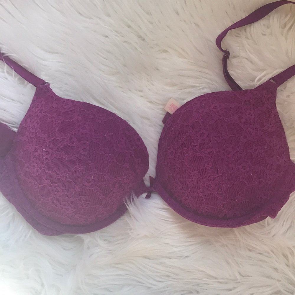 Victoria’s Secret Lace Push Up Bra 32DD
